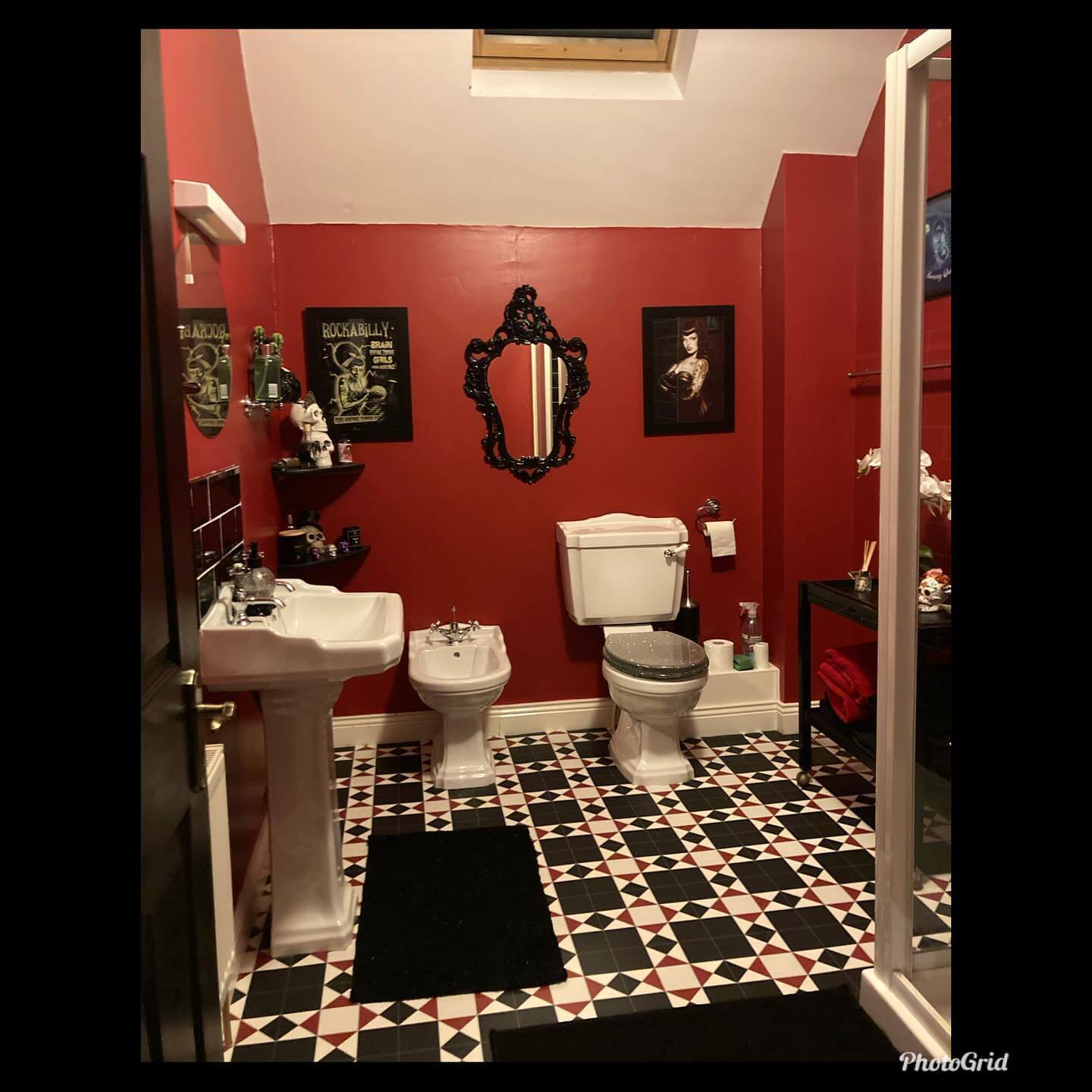 Transform Your Space: Brilliant Red and Black Bathroom Design Ideas You Need to See 6