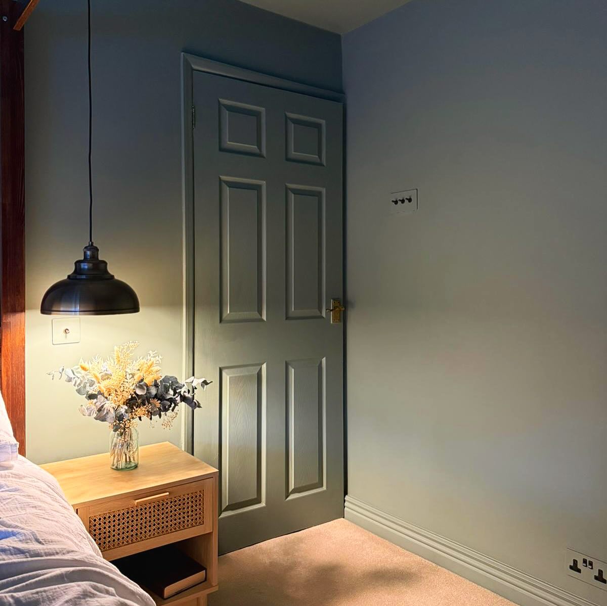 Transform Your Space: Enchanting Green and Sage Boho Bedroom Ideas 6