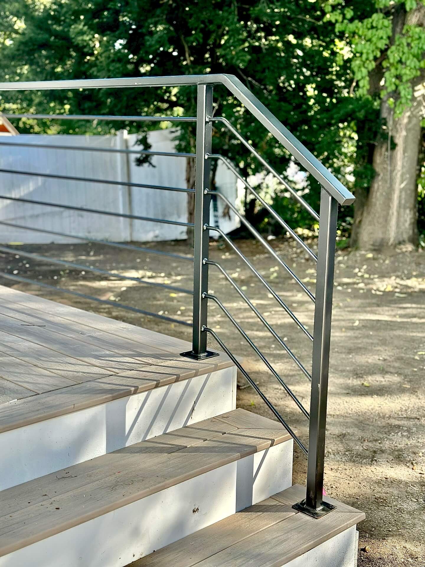 10 Stunning Porch Railing Ideas to Elevate Your Outdoor Space 7