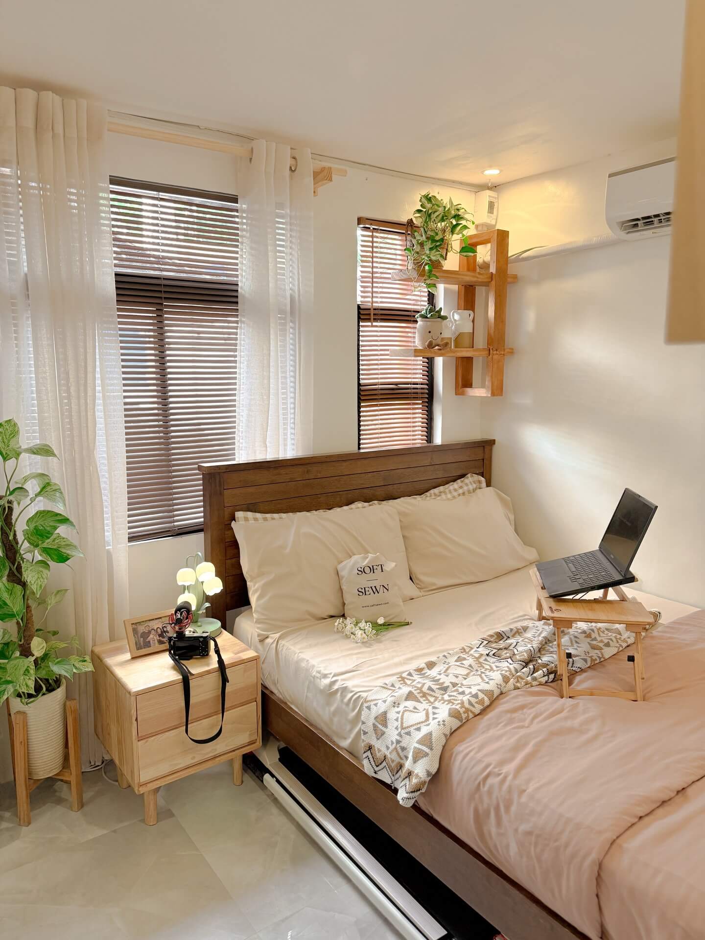 Brilliant Small Bedroom Ideas That Maximize Space and Style 7