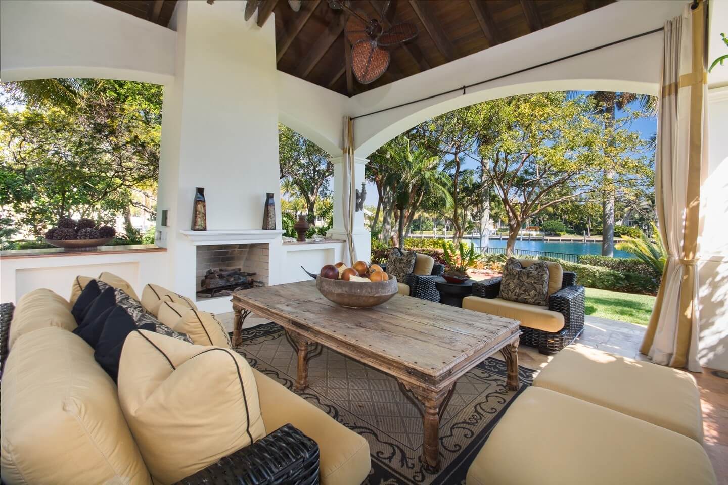 Enchanting Outdoor Fireplace Ideas to Elevate Your Backyard Oasis 7