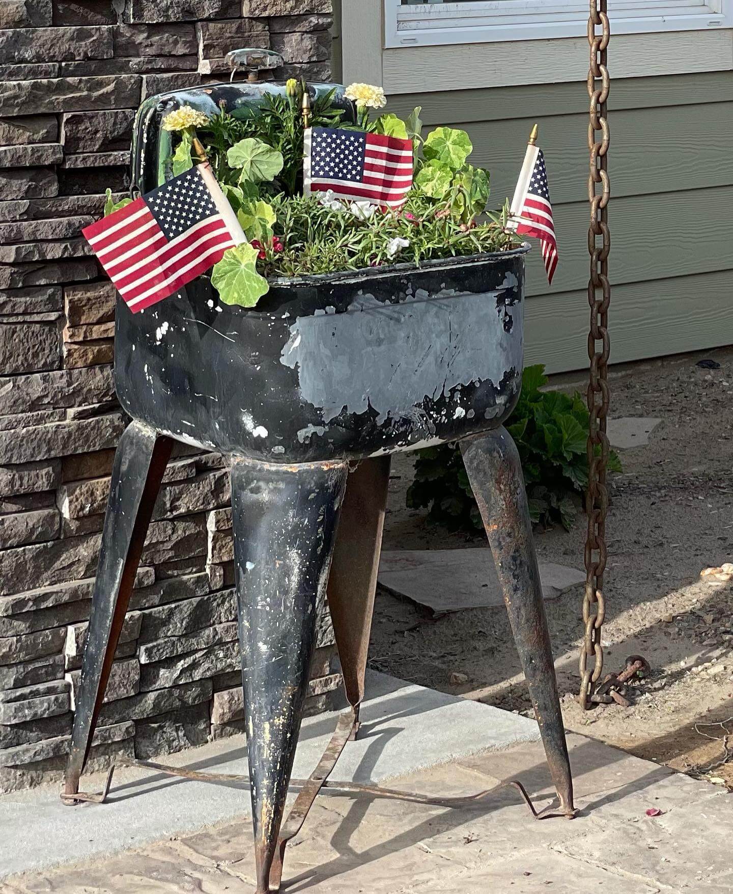 Transform Your Outdoor Space: Innovative Repurposed Garden Ideas 7