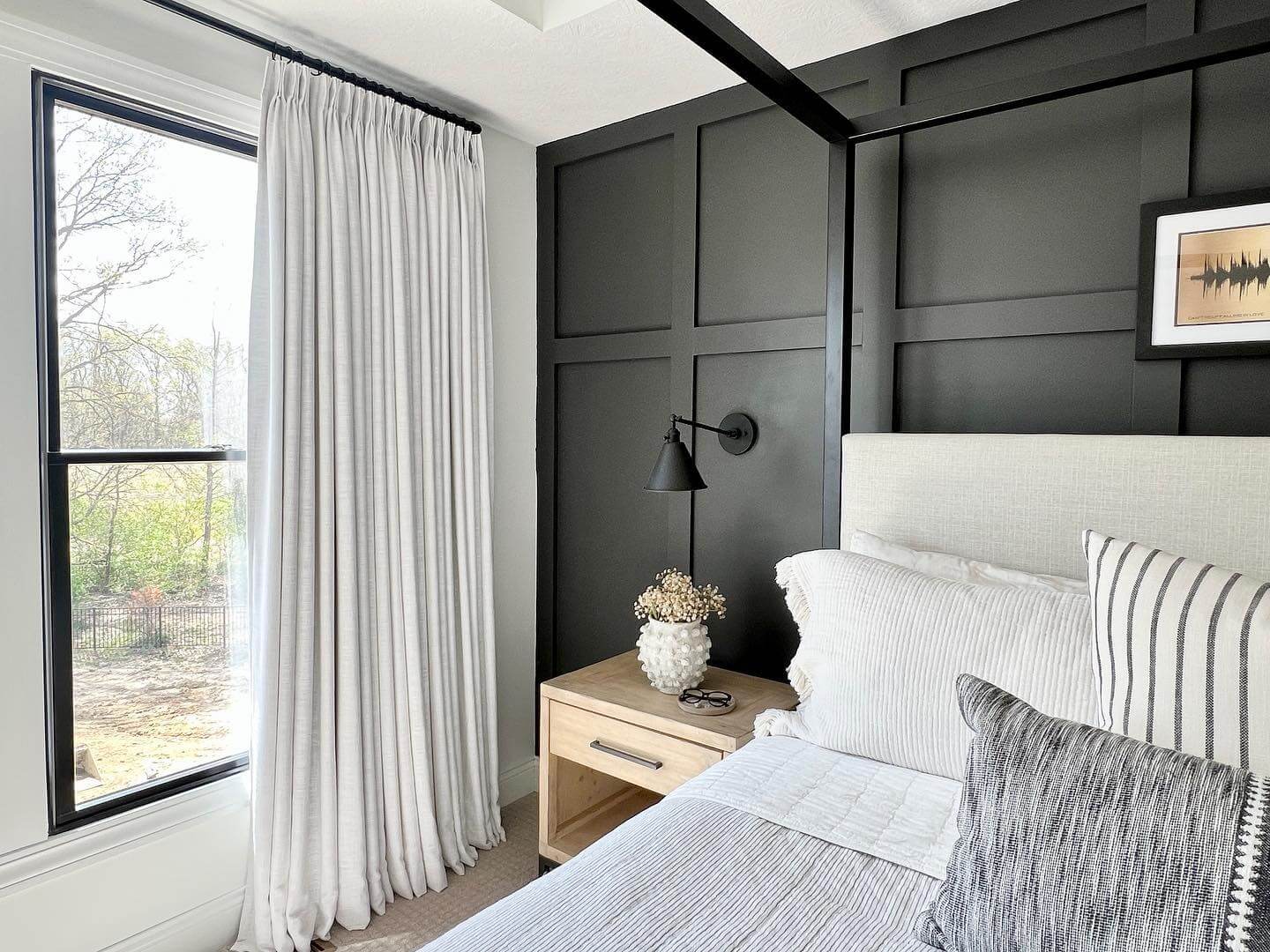 Transform Your Space: Stunning Bedroom Accent Wall Ideas to Inspire Your Next Redesign 8