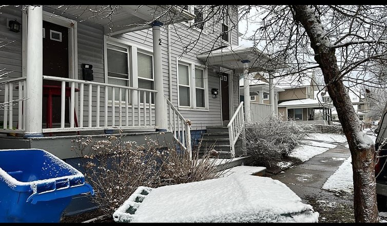 15 Stunning Double Wide Front Porch Ideas to Transform Your Home 8