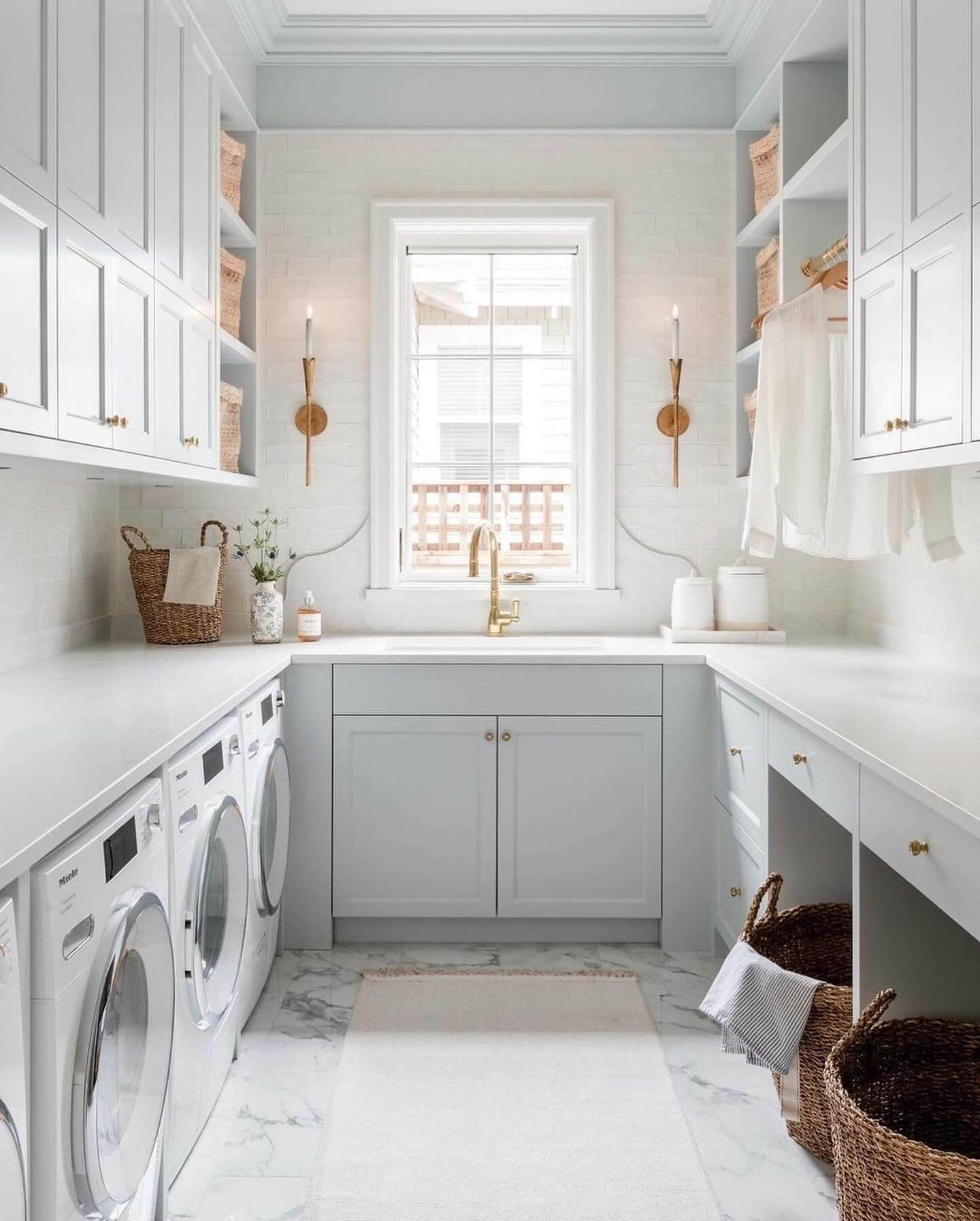 Brighten Up Your Space: Stunning Laundry Room Lighting Decor Ideas 8
