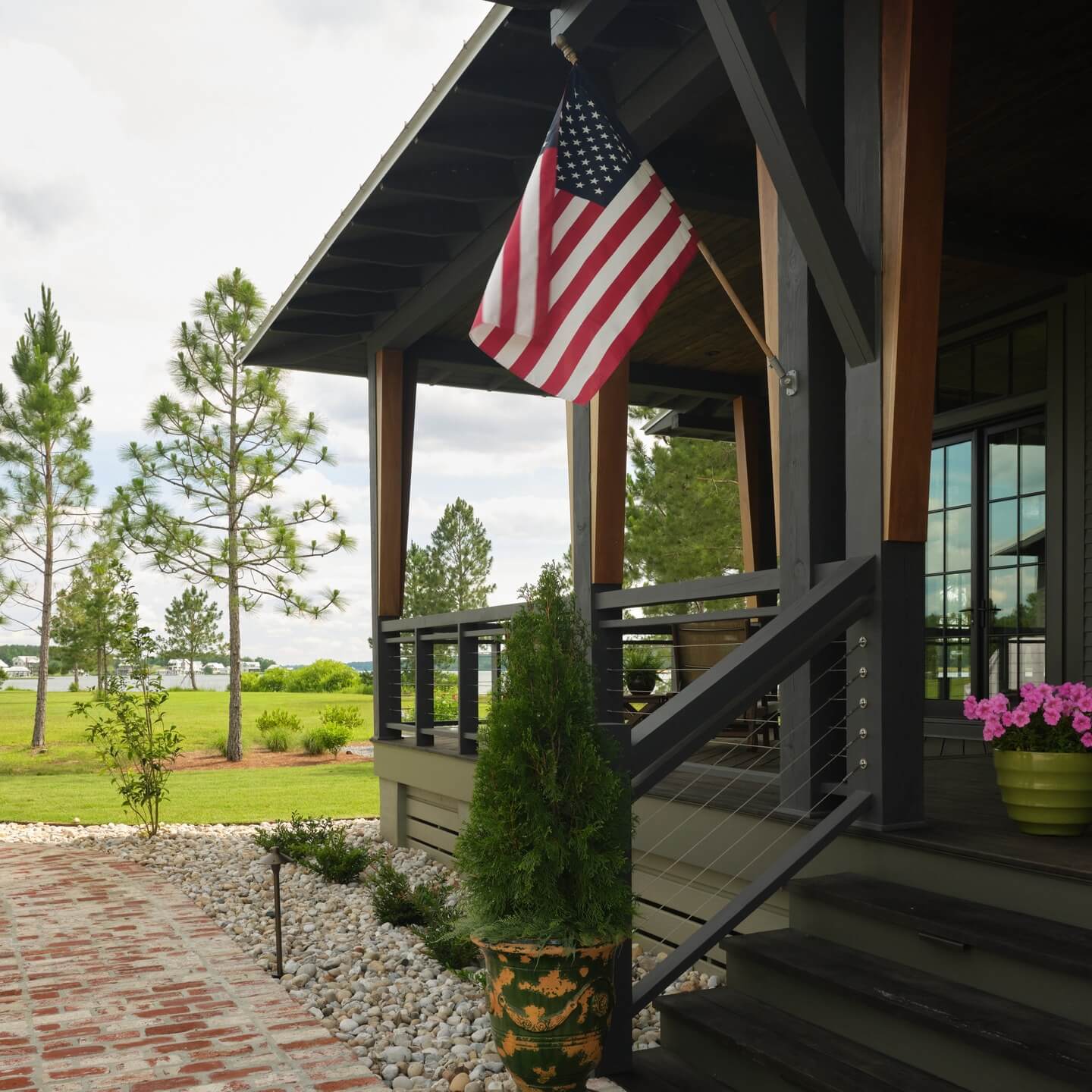 10 Stunning Porch Railing Ideas to Elevate Your Outdoor Space 8