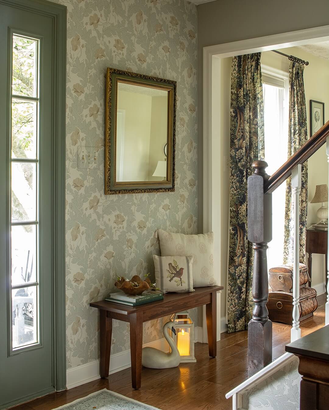 Transform Your Entryway: Inspiring Foyer Decor Ideas to Impress Every Guest 8