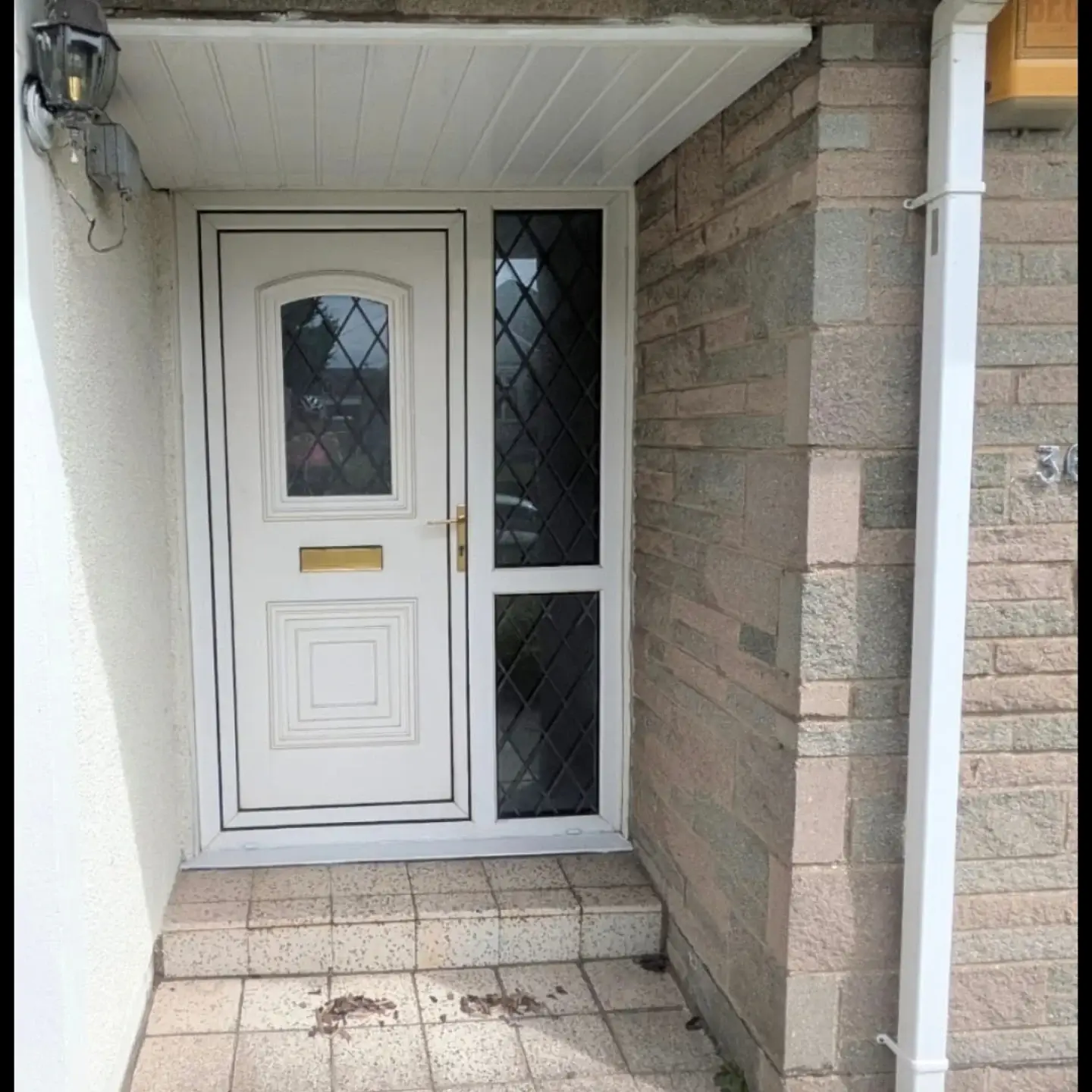 Stunning Modern Front Door Design Ideas to Transform Your Home's Entrance 8