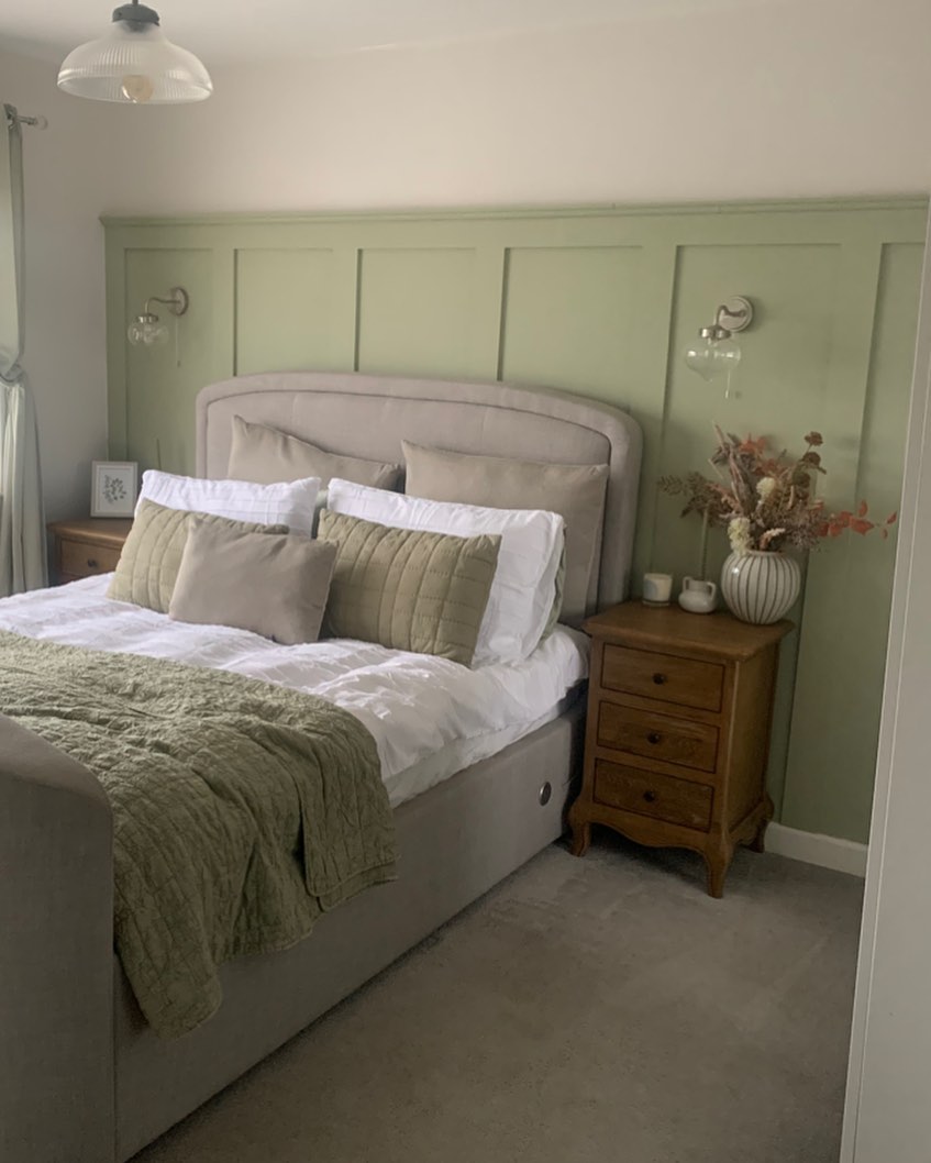 Transform Your Space: Enchanting Green and Sage Boho Bedroom Ideas 7