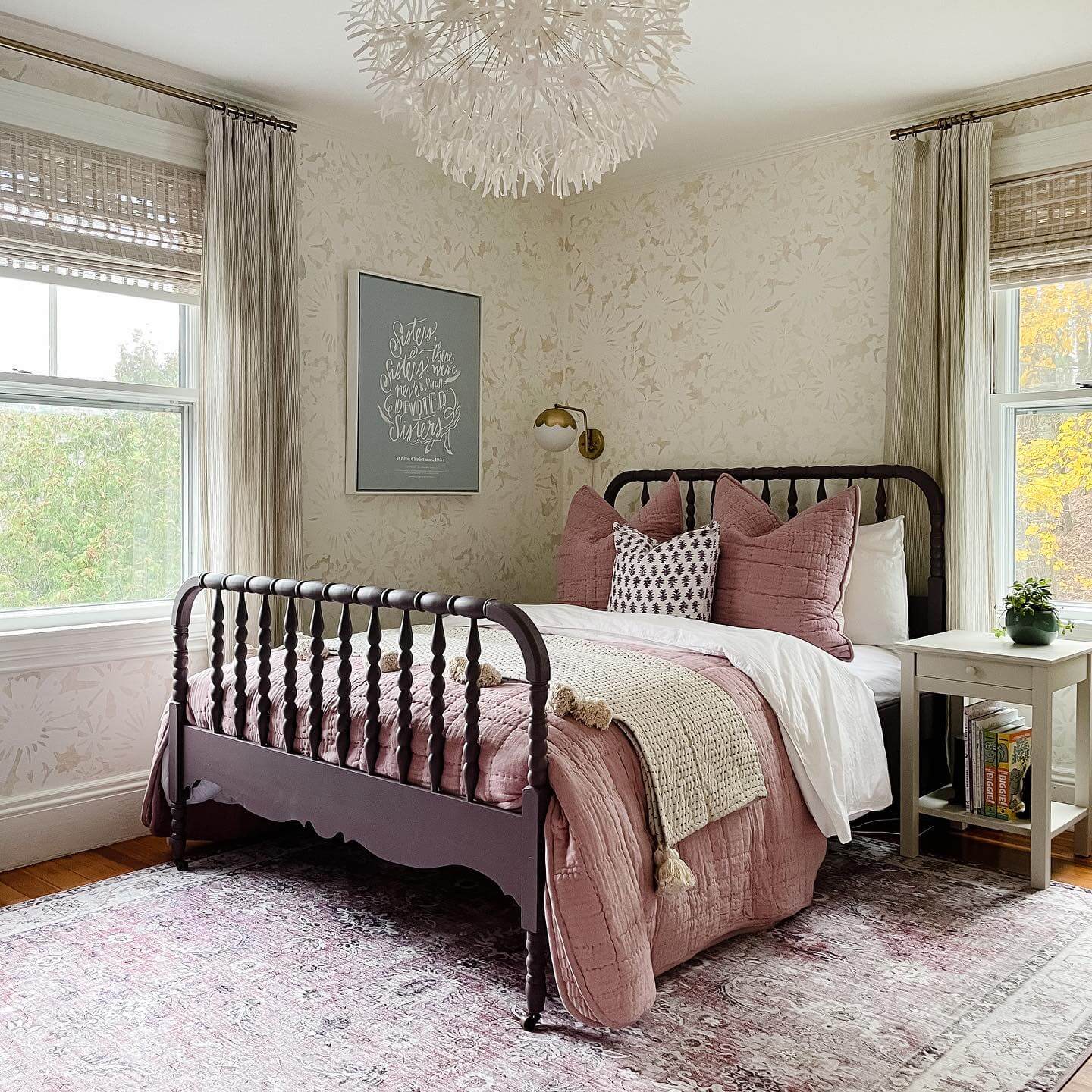 Transform Your Space: 10 Stunning Mauve Bedroom Ideas for a Serene Sanctuary 8