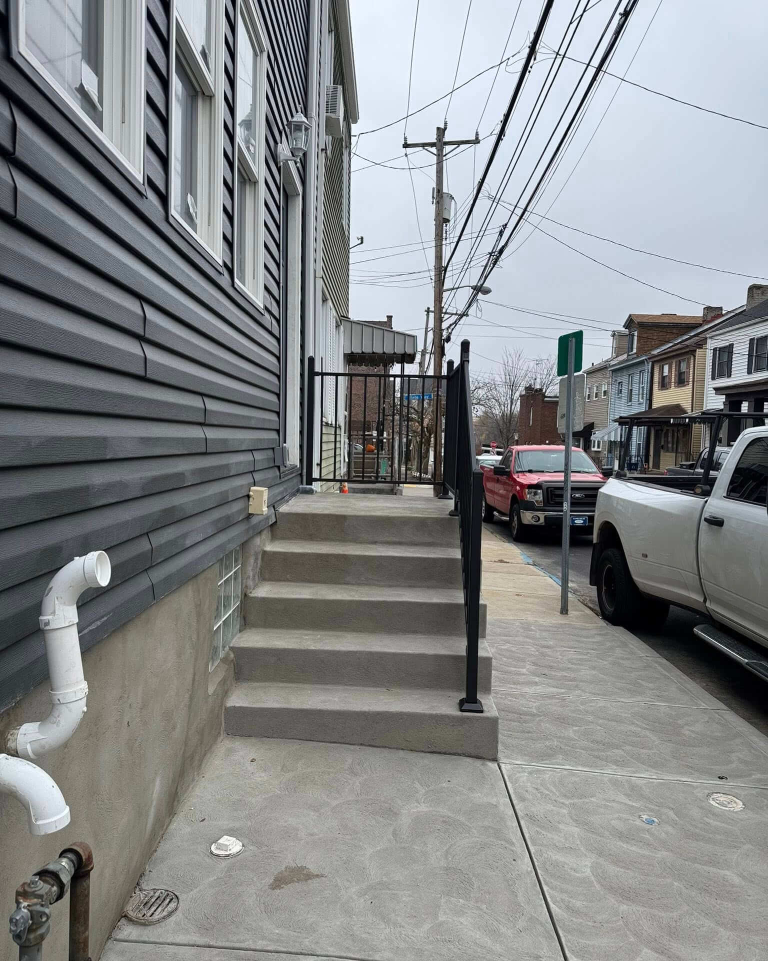 10 Stunning Porch Railing Ideas to Elevate Your Outdoor Space 9