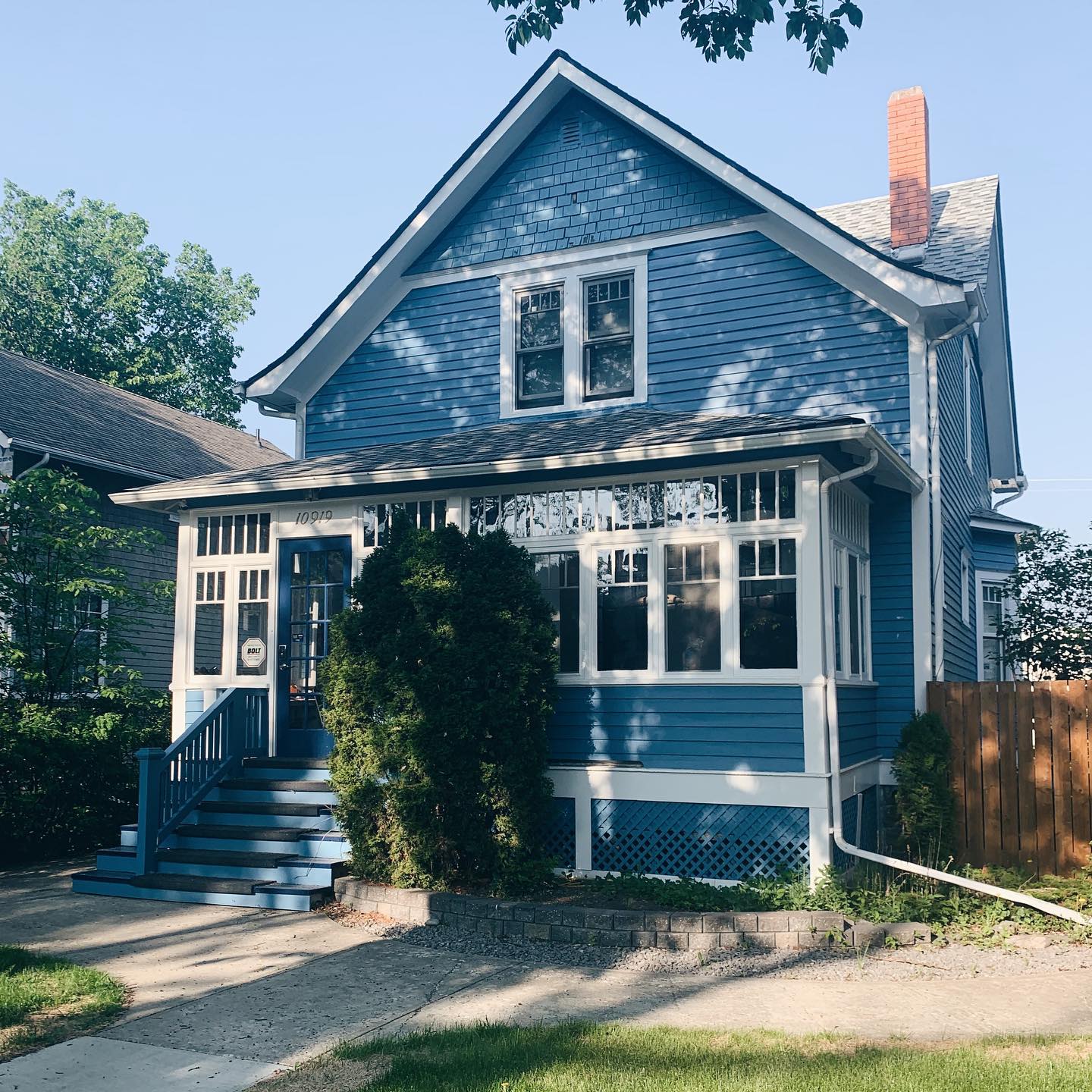 10 Enclosed Porch Ideas to Elevate Your Home’s Charm and Functionality 9