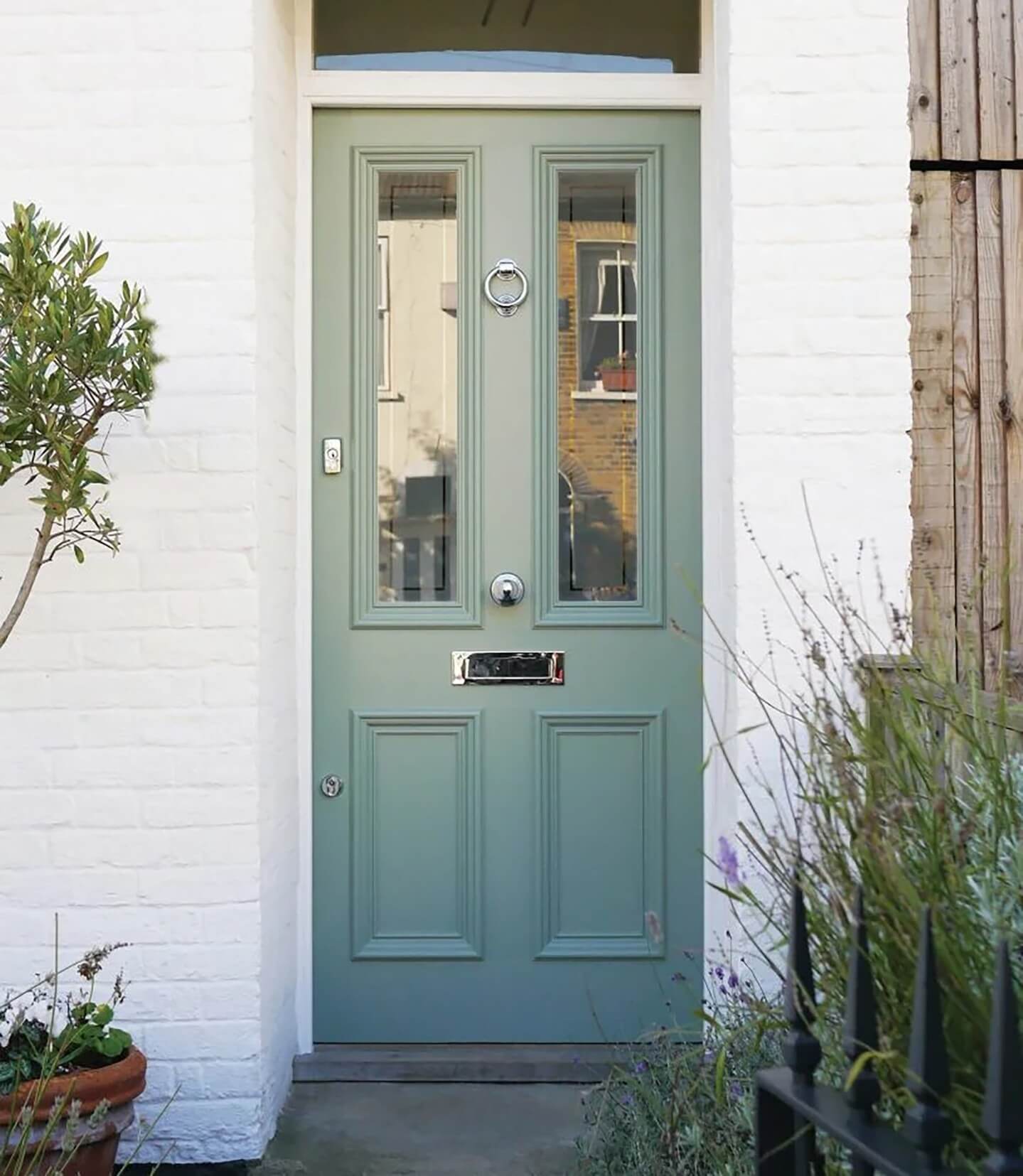 Inviting Front Door Ideas to Boost Your Home's Curb Appeal 9