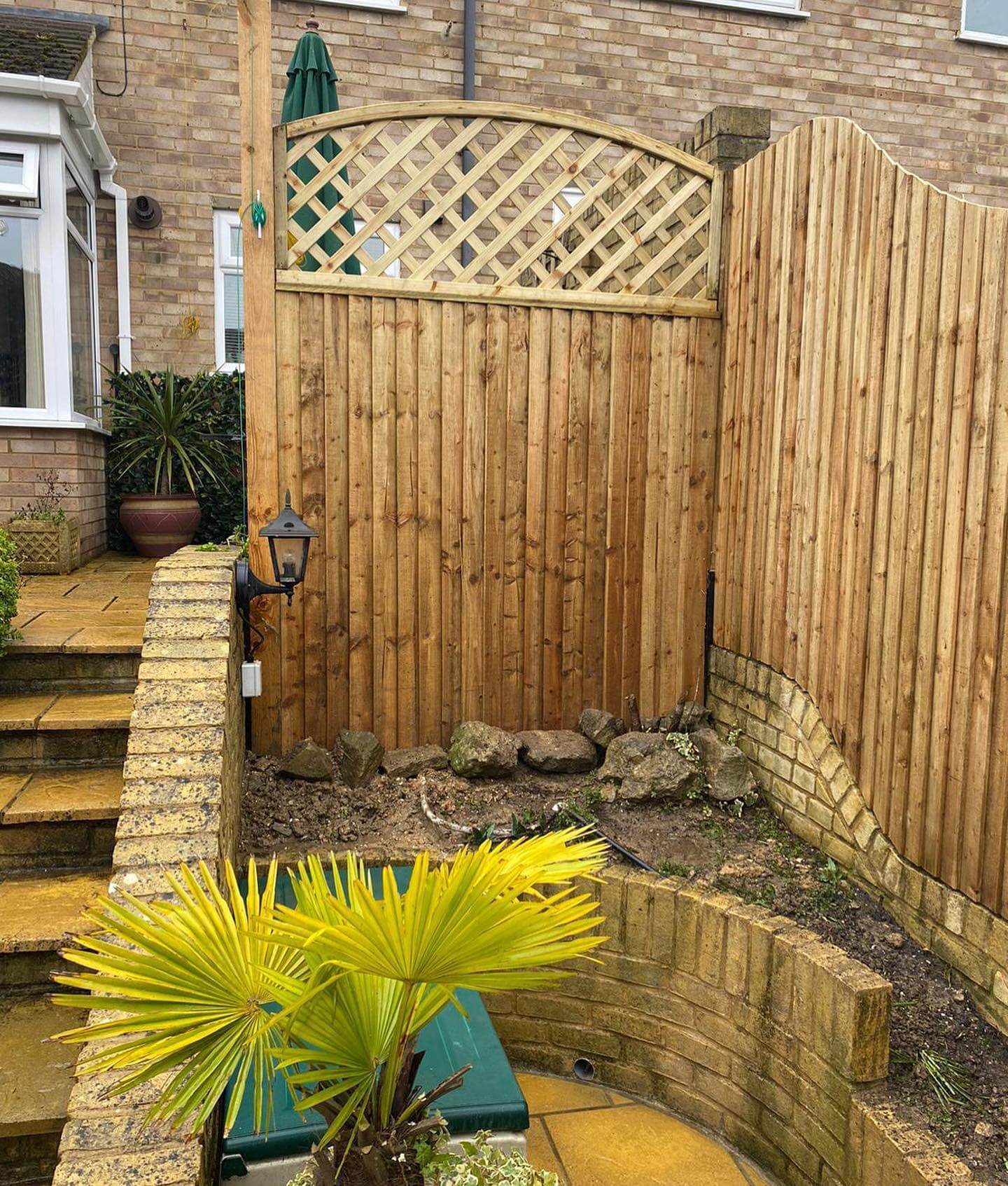 Transform Your Garden Oasis: 10 Innovative Fence Trellis Ideas 9